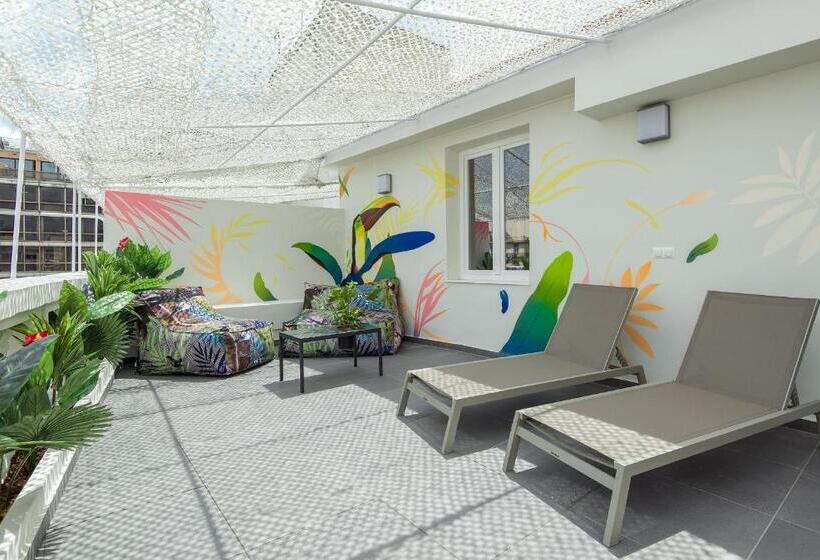 غرفة ديلوكس مزودة بتراس, Colors Urban Hotel Thessaloniki