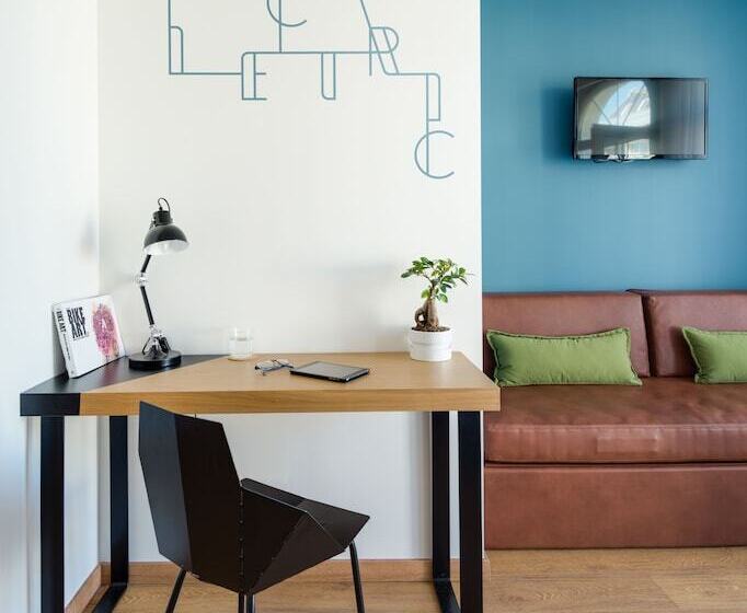 غرفة قياسية إطلالة جانبية علي البحر, Colors Urban Hotel Thessaloniki