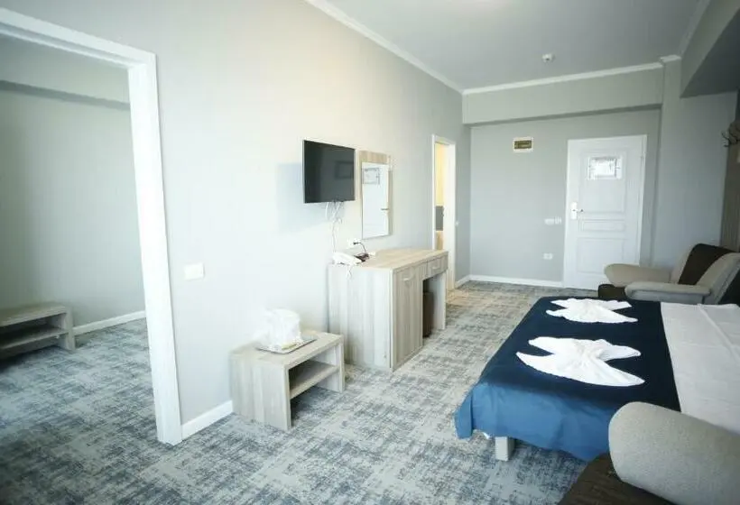 Family Suite, Agapi Mamaia