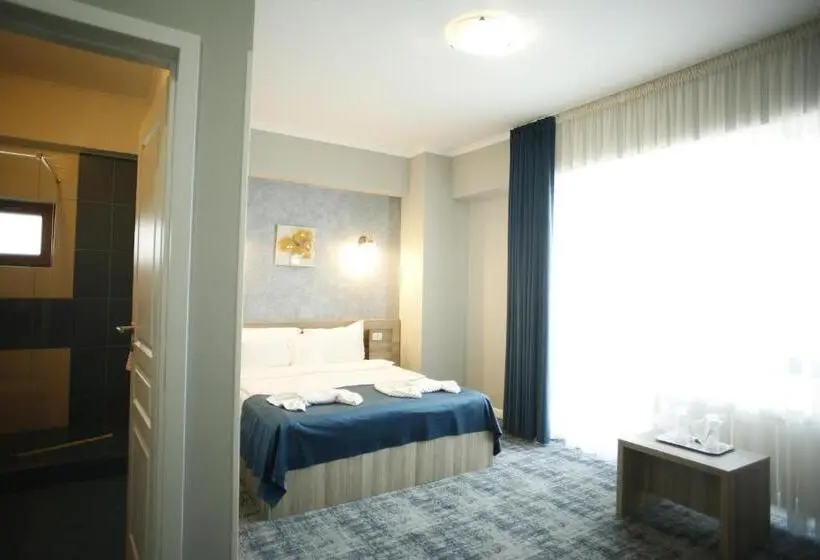 Standard Room Sea View with Balcony, Agapi Mamaia