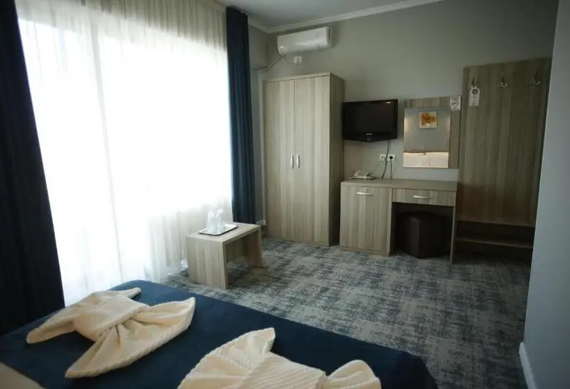 Standard Room Sea View with Balcony, Agapi Mamaia