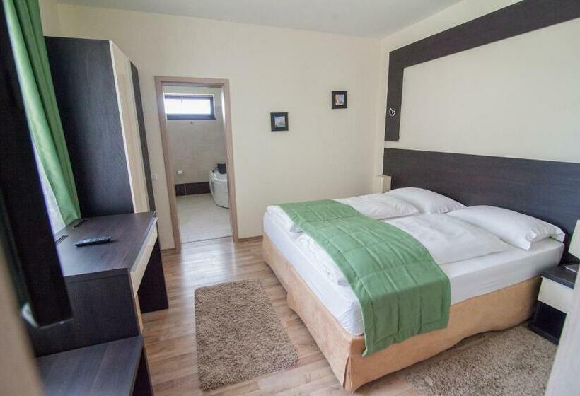 스위트, Armonia By Aristocratis