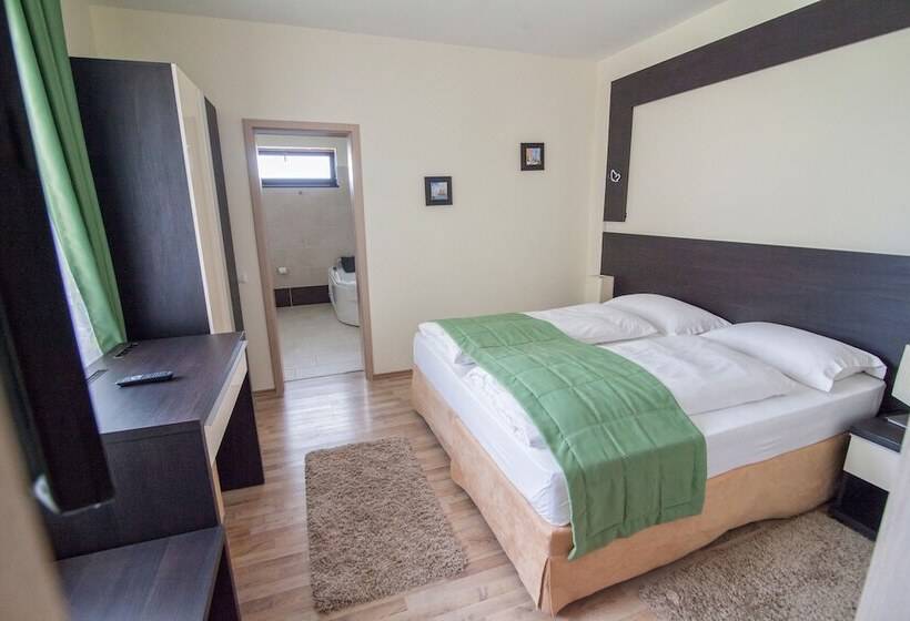 스위트, Armonia By Aristocratis