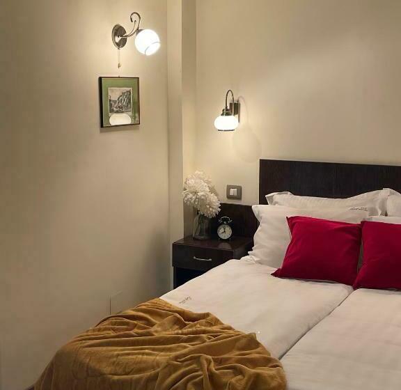 סטודיו משפחתי, Art Montana