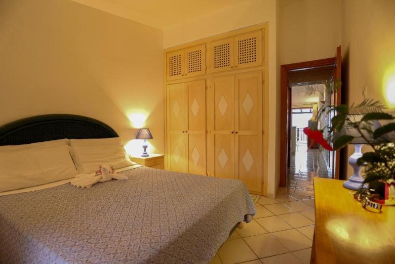 Номер Стандарт Кровать Кинг Адаптированный для Инвалидов, Cambria Hotel Lax