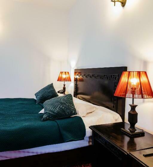 디럭스 룸, Contele Vladimir