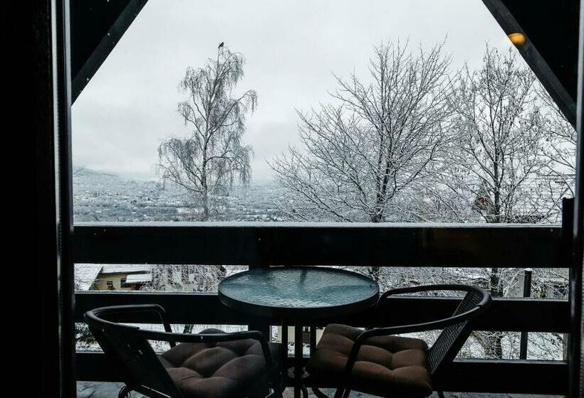 디럭스 룸, Contele Vladimir