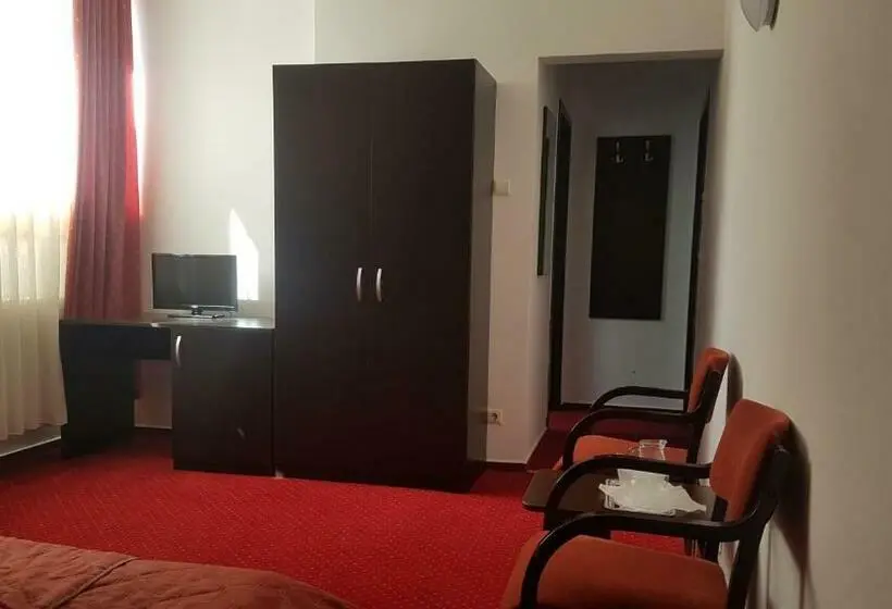 Habitación Estándar Abuhardillada, Cristal Sinaia