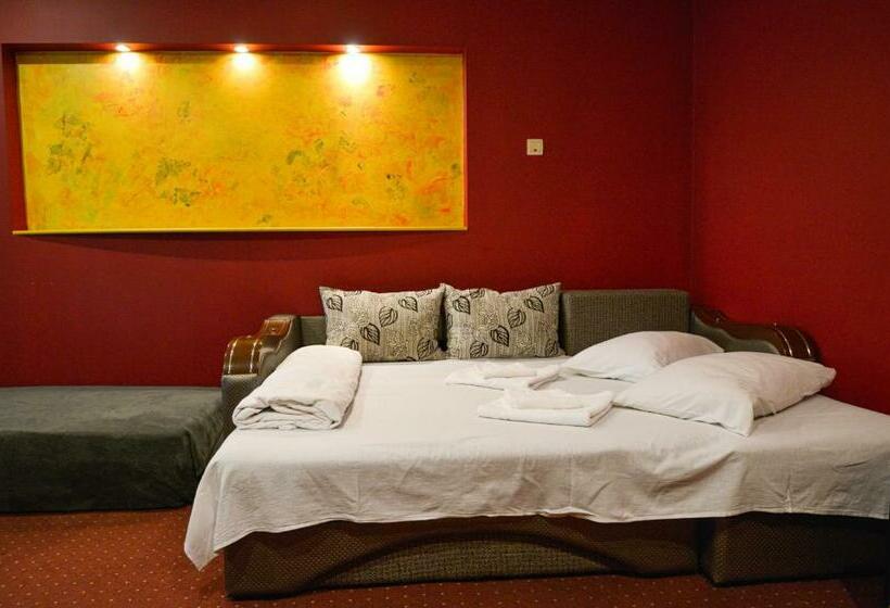 Номер Superior, Decebal Bistrita