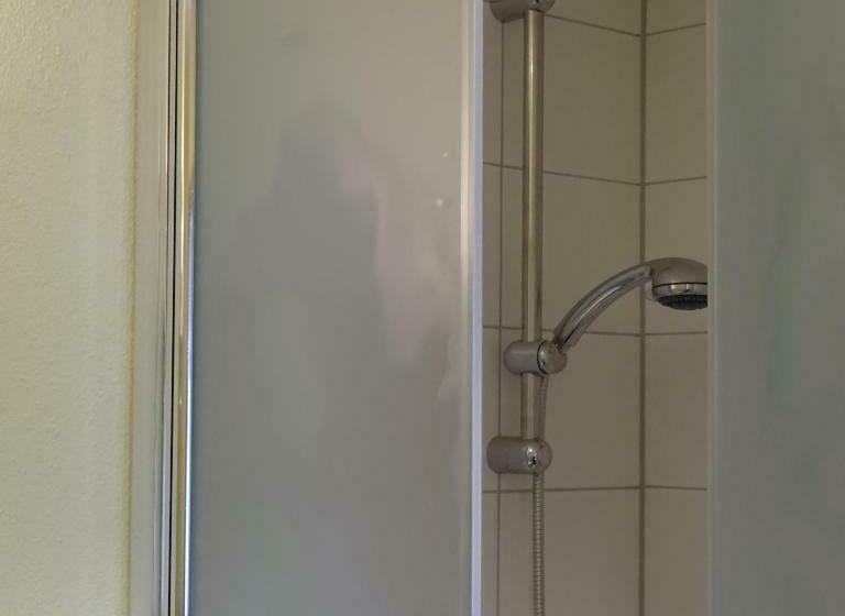 シングルデラックスルーム, Einstein