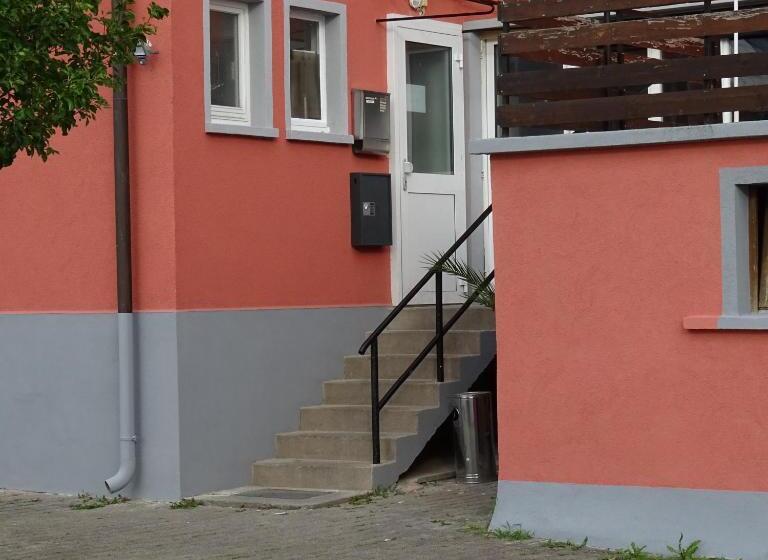 ２ベッドルームアパートメント, Einstein