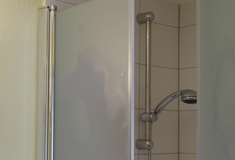 スタンダードルーム, Einstein