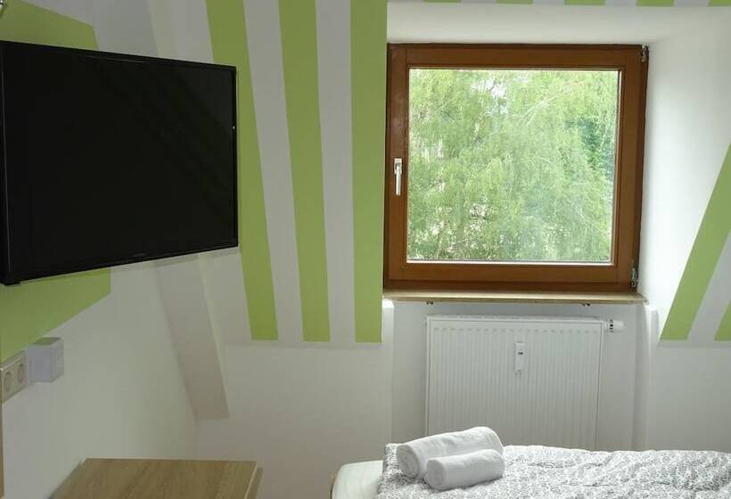 スタンダードシングルルーム, Einstein