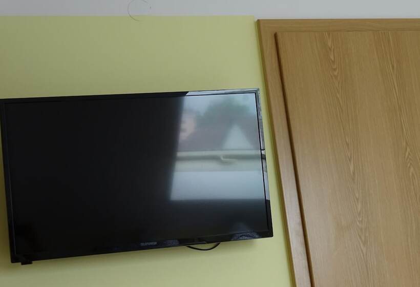 シングルデラックスルーム, Einstein