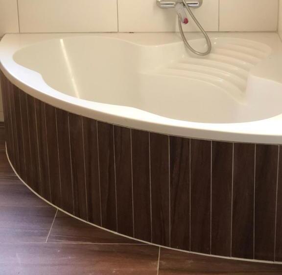 ２ベッドルームアパートメント, Einstein