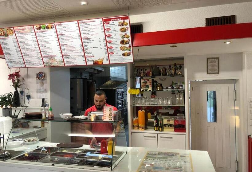 ２ベッドルームアパートメント, Einstein