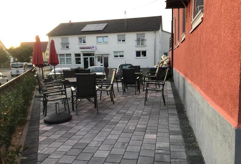 ２ベッドルームアパートメント, Einstein