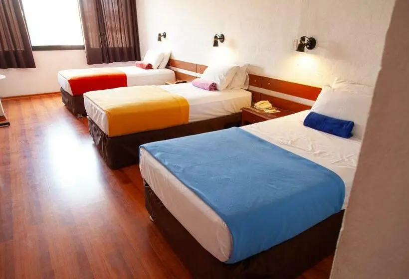 スタンダードトリプルルーム, Holiday Suites