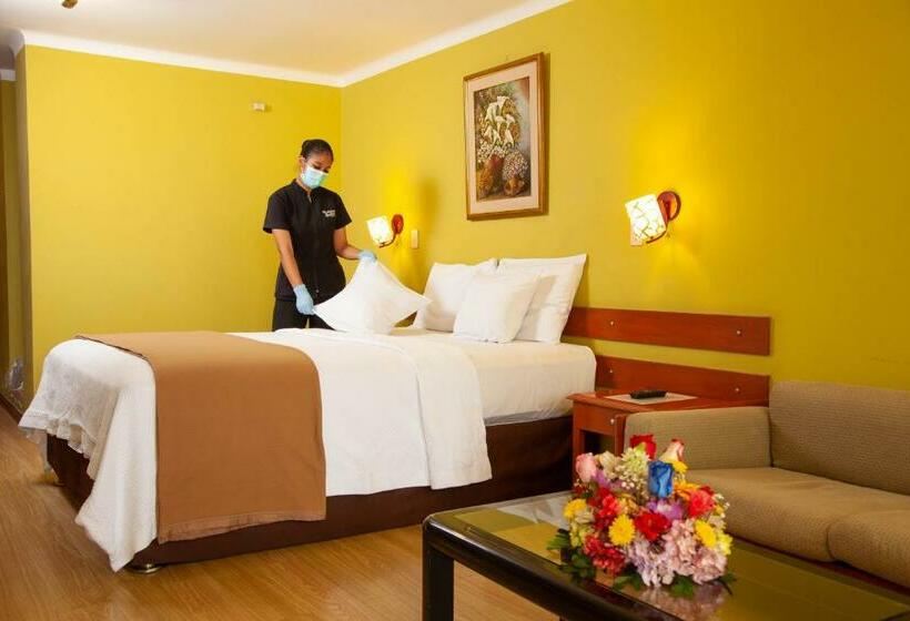 高级大房间, Holiday Suites