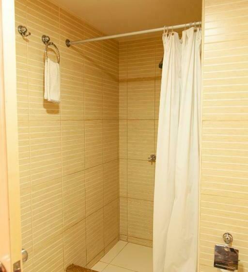 高级大房间, Holiday Suites