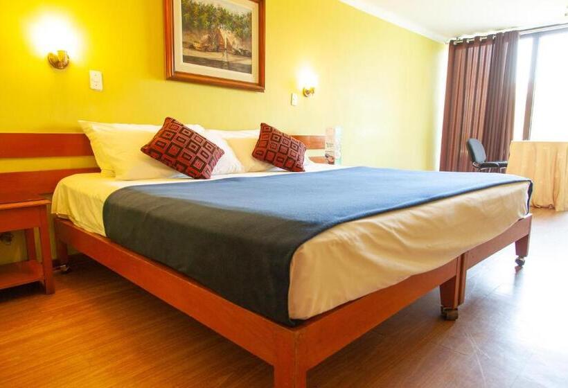 带大床的标准间, Holiday Suites