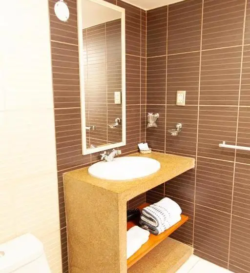 スタンダードシングルルーム, Holiday Suites