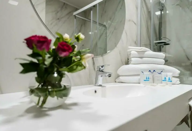 Huoneisto 1 Makuuhuone, Mirage Medspa