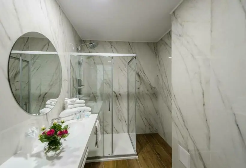 Huoneisto 1 Makuuhuone, Mirage Medspa