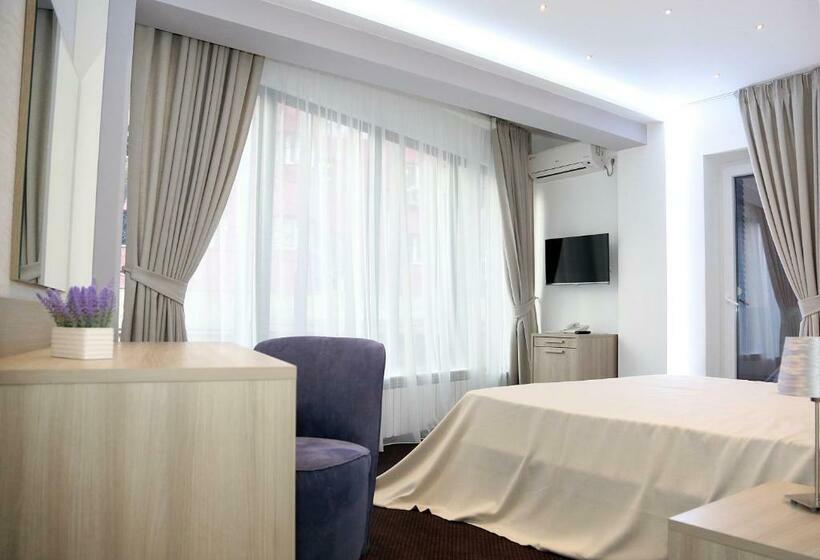 اتاق استاندارد, Parliament Square