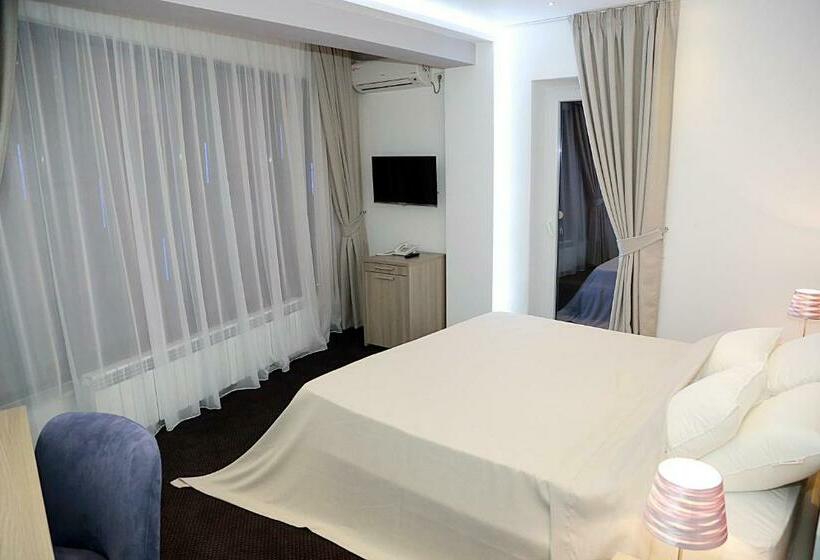 اتاق استاندارد, Parliament Square