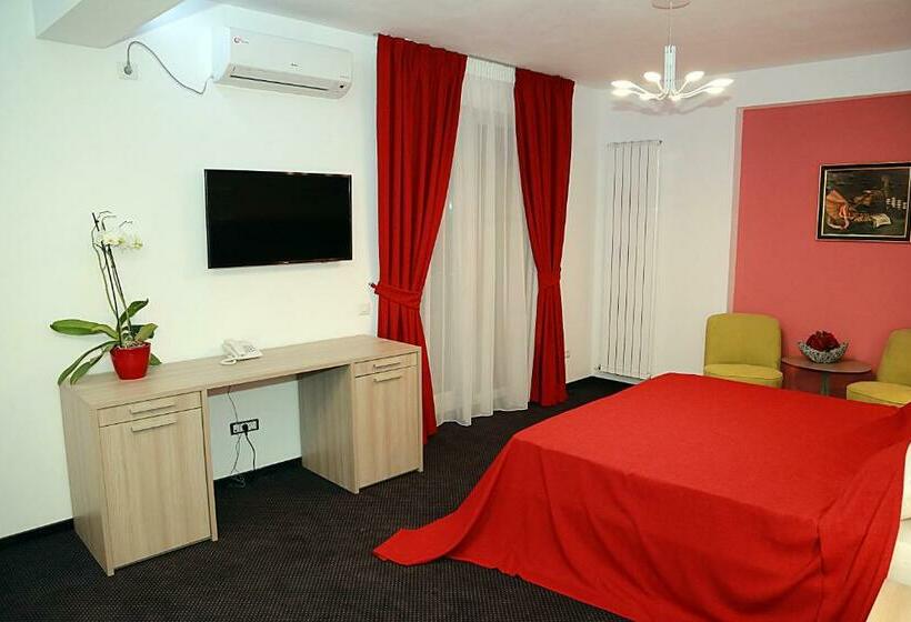 اتاق استاندارد, Parliament Square