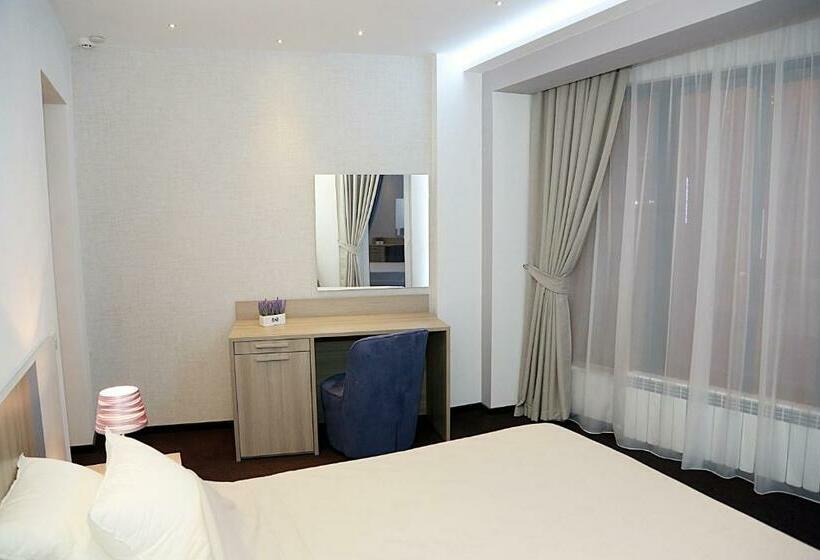 اتاق استاندارد, Parliament Square