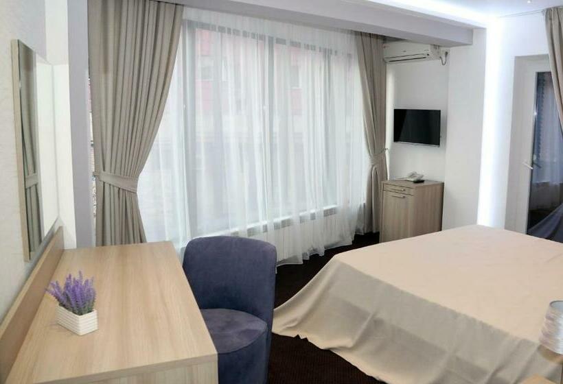 اتاق استاندارد, Parliament Square