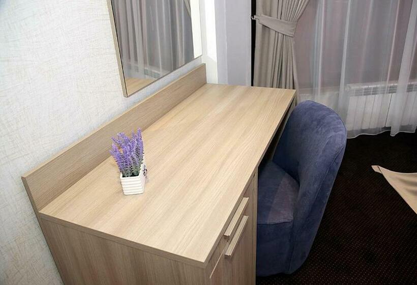 اتاق استاندارد, Parliament Square