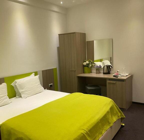 اتاق استاندارد, Parliament Square