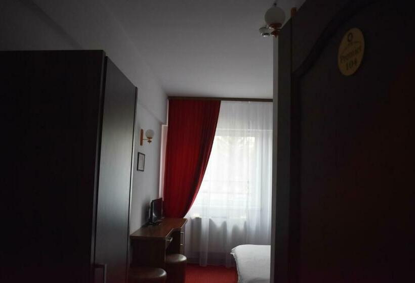 Номер Стандарт, Premier Botosani