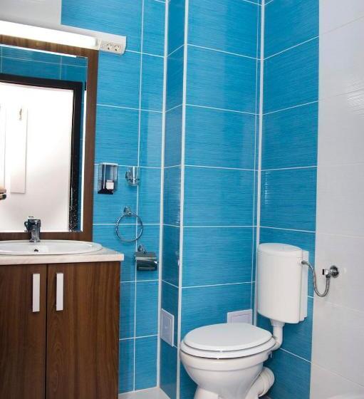 סטודיו דלוקס, Rhc Royal