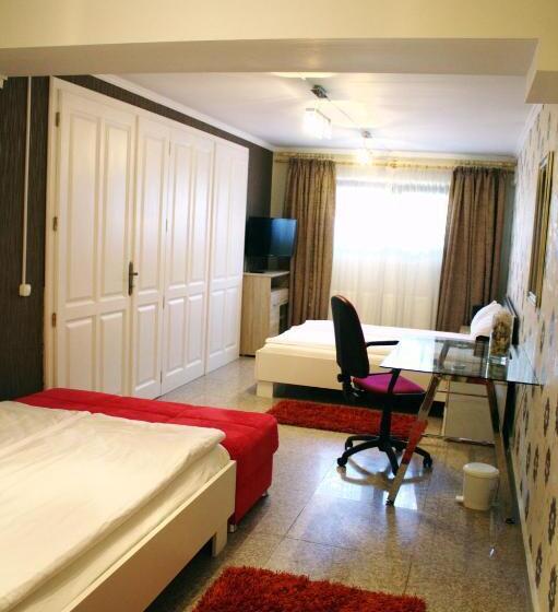 סטודיו דלוקס, Rhc Royal