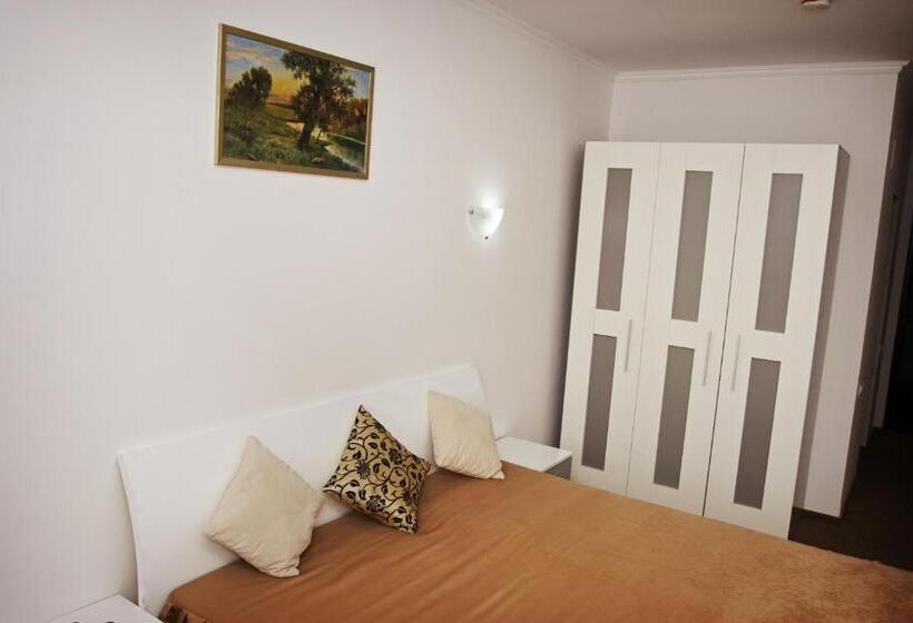 חדר סטנדרט, Rhc Royal