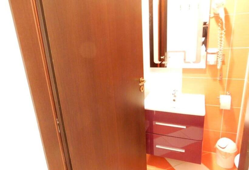 חדר סטנדרט, Rhc Royal