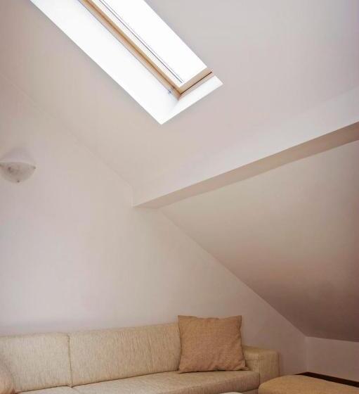 חדר סטנדרט, Rhc Royal