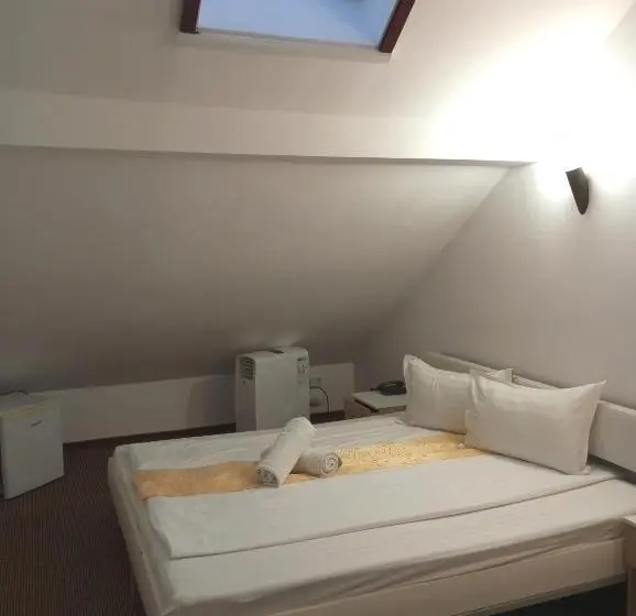 Habitació Àtic, Rhc Royal
