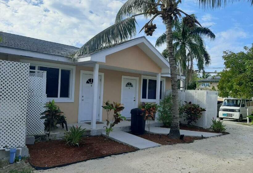 استودیوی استاندارد, Sandelwood Studios