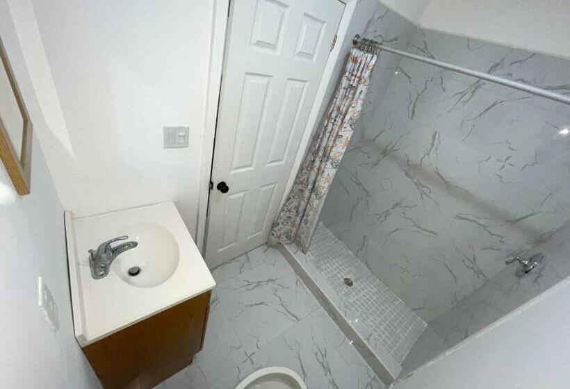 استودیوی استاندارد, Sandelwood Studios