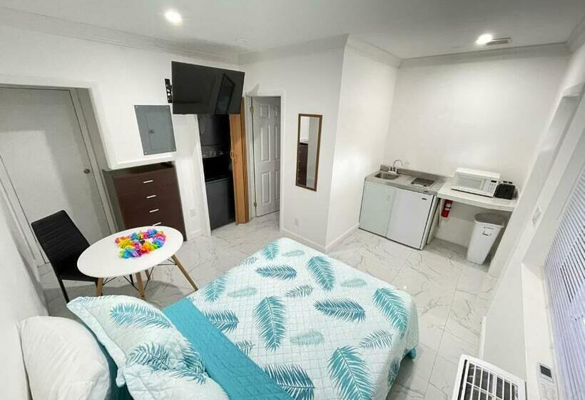 استودیوی استاندارد, Sandelwood Studios