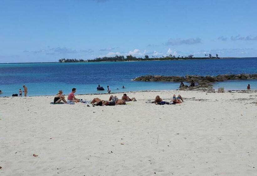 استودیوی استاندارد, Sandelwood Studios