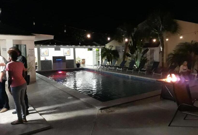 استودیوی استاندارد, Sandelwood Studios