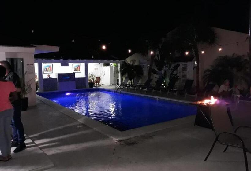 استودیوی استاندارد, Sandelwood Studios