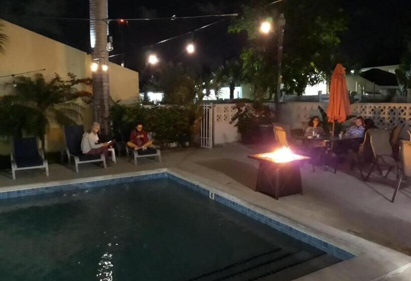 آپارتمان 1 خوابه همکف, Sandelwood Studios