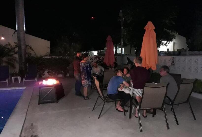 آپارتمان 1 خوابه همکف, Sandelwood Studios